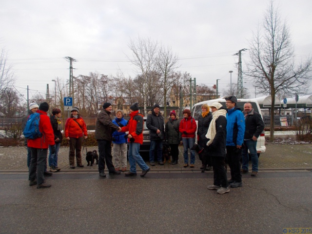 Aufbruch zur Winterwanderung Ausgangspunkt Bahnhof Germersheim